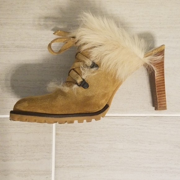 Coach "Kristy" Suede Mule with fur - Picture 5 of 8
